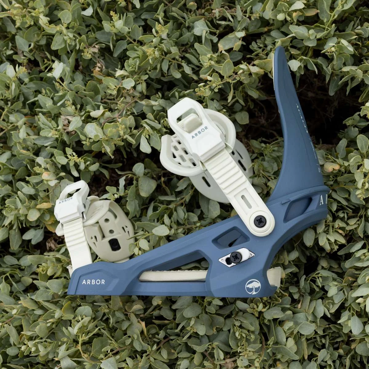 Arbor Ladies Acacia Snowboard Bindings 2022-2023 3 Arbor Ladies Acacia Snowboard Bindings 2022-2023 - Image 3